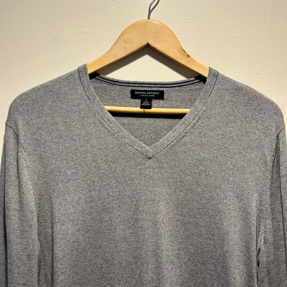 Banana Republic V-Neck Sweater Mens Large Silk Cotton Cashmere Gray Luxury Blend